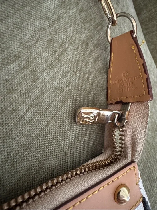 Y2K Louis Vuitton White Multicolor Monogram Mini Shoulder Bag with Tan Trim - Picture 4 of 4